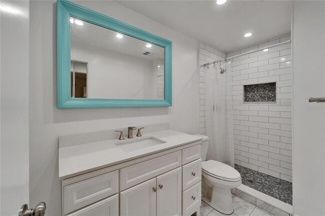 Building Photo - 2552 Bramblewood Dr W