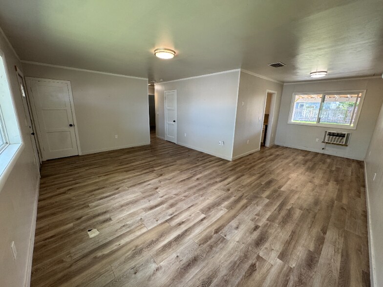 Building Photo - 430 Douglass Ave