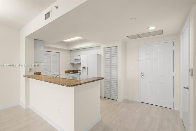 Building Photo - 19501 W Country Club Dr