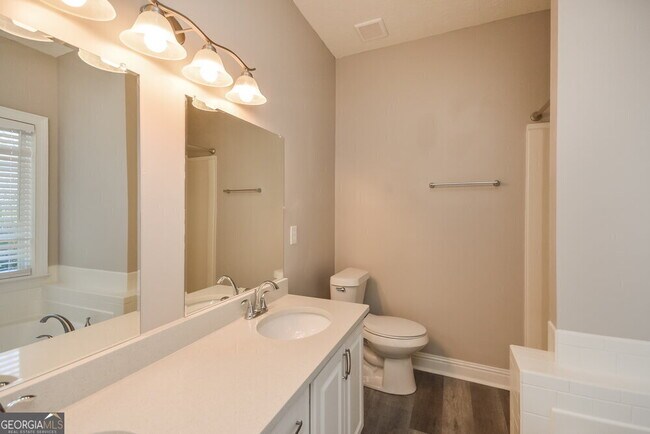 Building Photo - 60 Wisteria Blvd