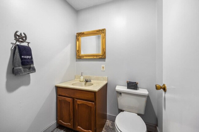 Building Photo - 6542 Bella Vista Dr NE