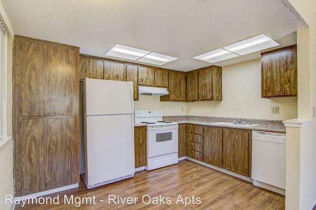 Primary Photo - 4930 College Oak Dr