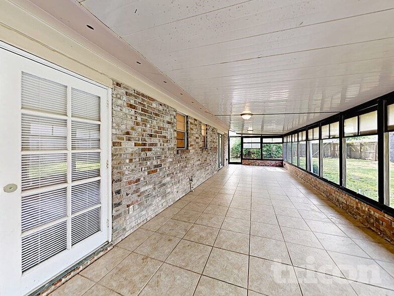 Building Photo - 1734 Alder Dr