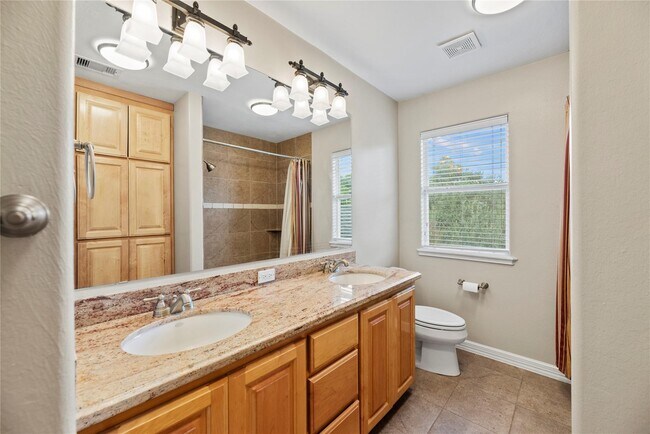 Building Photo - 903 Sugarfield Ct