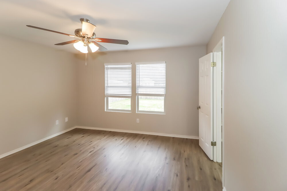 Building Photo - 510 Riverway Ln