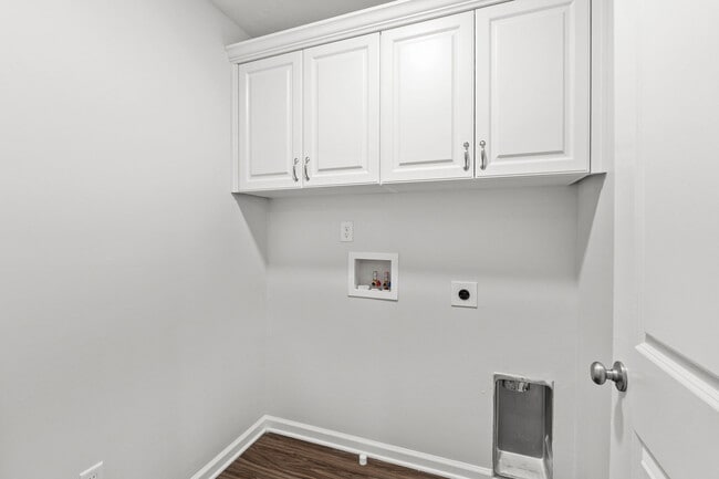 Building Photo - 597 Vinings Dr