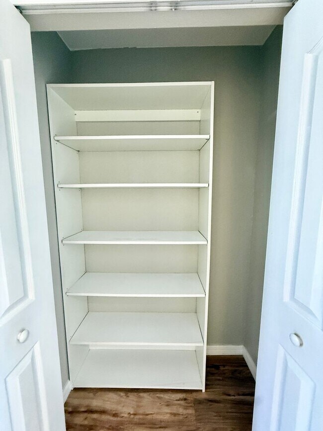 Building Photo - Immaculately updated 3/2.5 Three-Story Maitland Condo in Visconti!