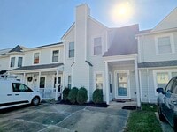 Building Photo - STUNNING TWO STORY 3 BEDROOM/ 2.5 BATH TOW...