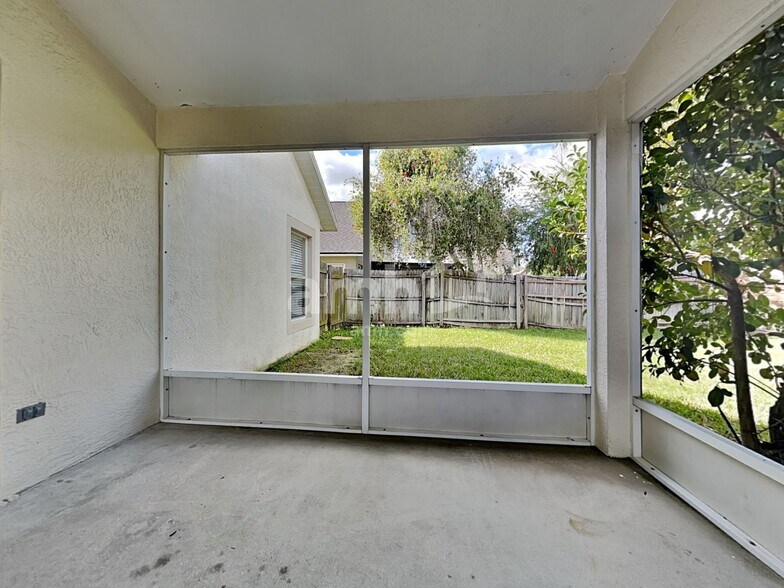 Building Photo - 1353 Crimson Clover Ln