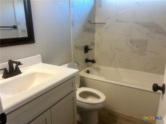 Building Photo - 3316 Braford Dr
