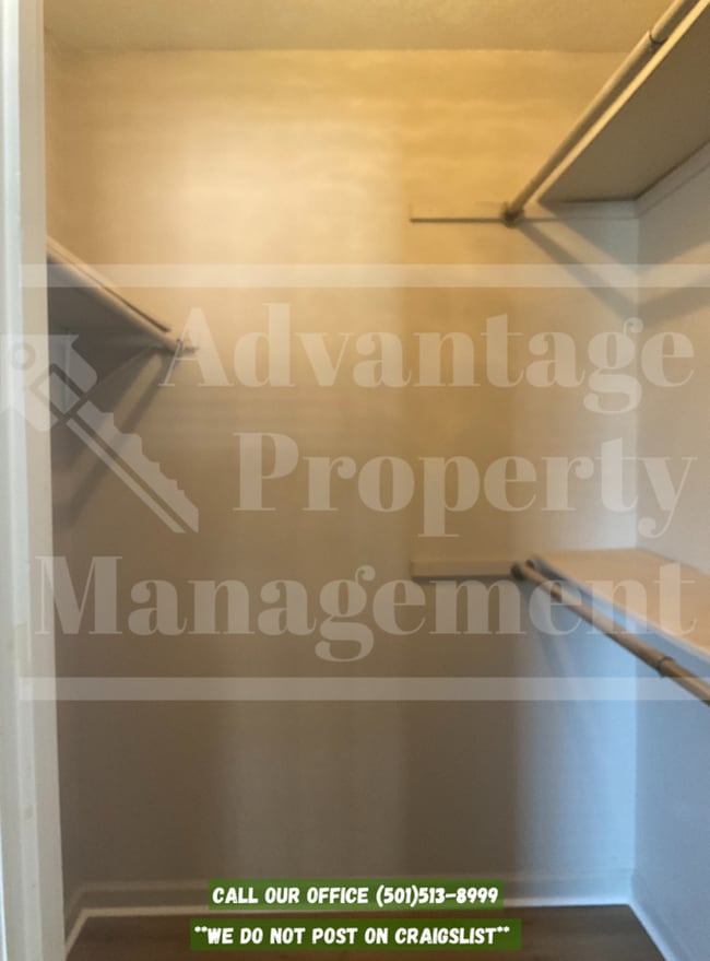 Building Photo - 910 Brownstone Dr