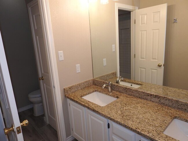 Building Photo - 11207 Crossland Dr