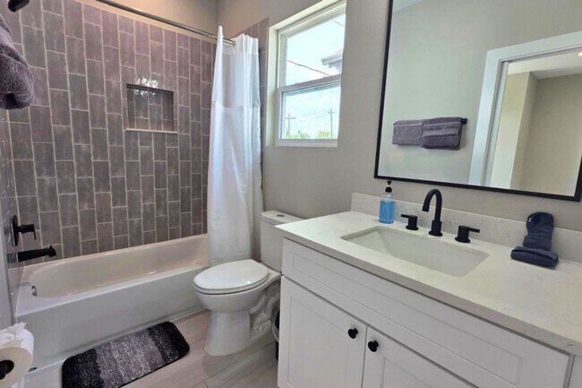 Building Photo - 8326 Curry Rd