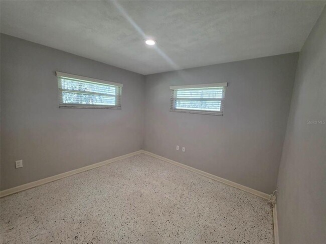 Building Photo - 25601 Laylaine Dr