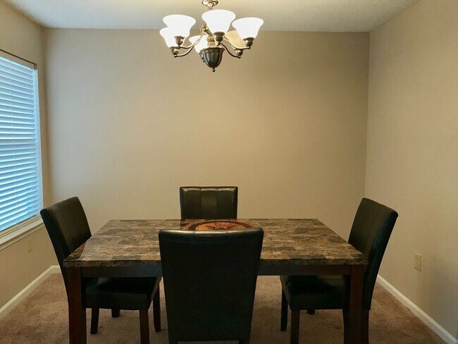 Building Photo - Ghent