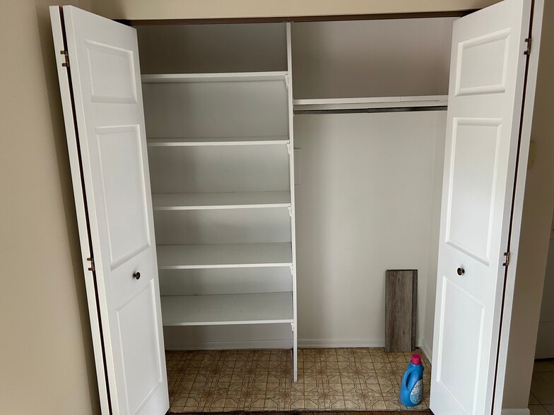 Pantry - 406 Hickory Cir