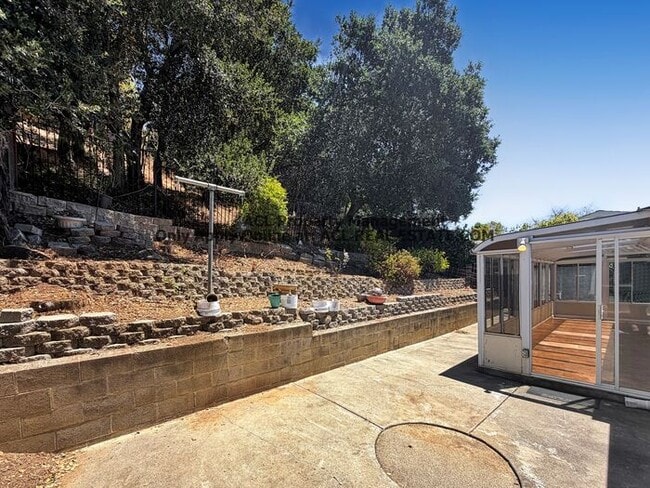 Building Photo - Updated 3-Bedroom Retreat in Prime Castro Valley Location