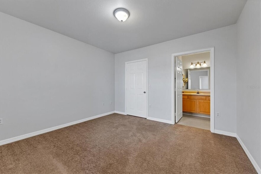Building Photo - 1010 Villagio Cir