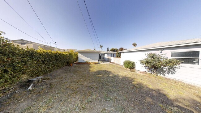 Building Photo - 6118 Pembroke Dr