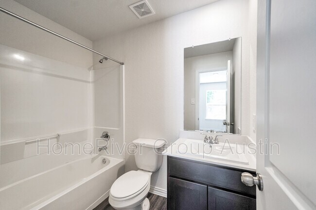 Building Photo - 220 44th St