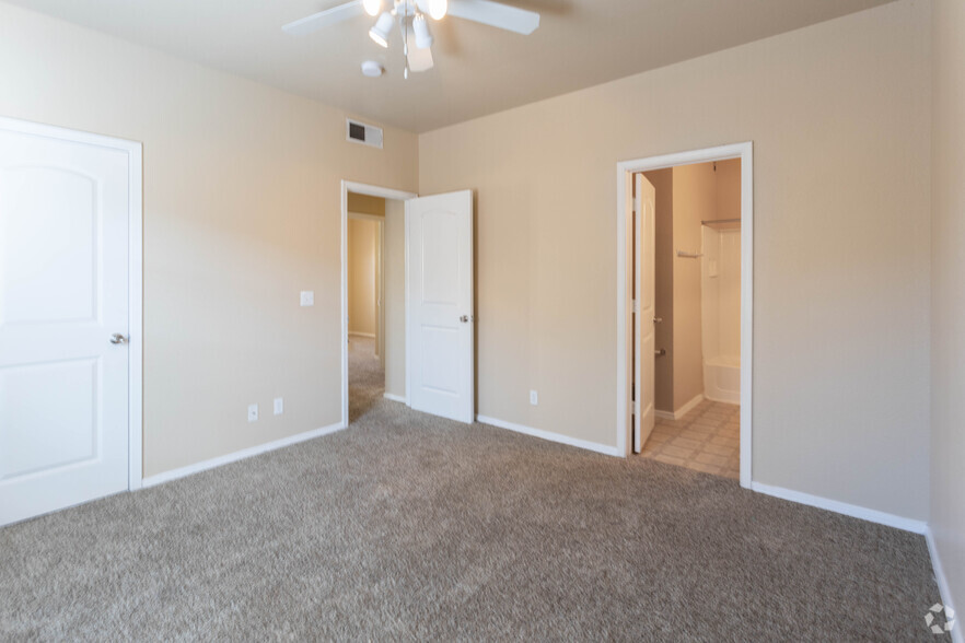 3BR 2BA - 1,066 Sf - North Mountain Village Apartments