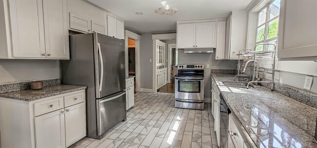Building Photo - 1389 Agnes Pl