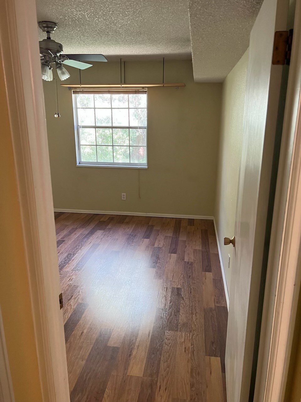large bedroom - 3250 Oneal Cir