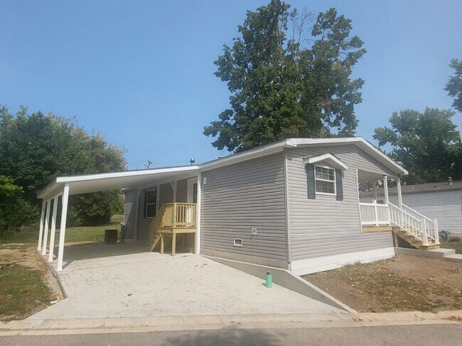 Building Photo - 212 Tollview Rd