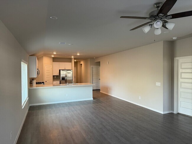 Building Photo - 2027 Summer Night Dr