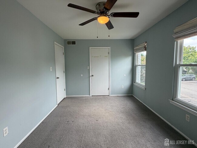 Building Photo - 99 Brookview Cir