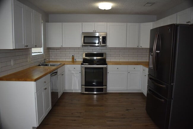 Building Photo - 4 Bd / 2 Bath in Killeen! Convenient to Fort Cavazos!