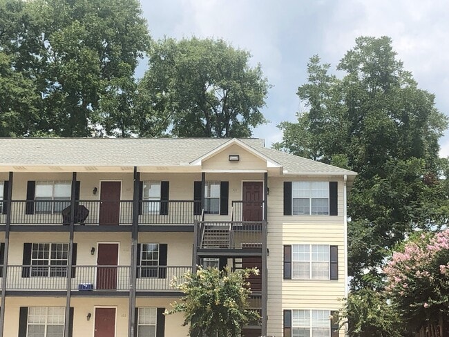 Building Photo - 544 W Glenn Ave