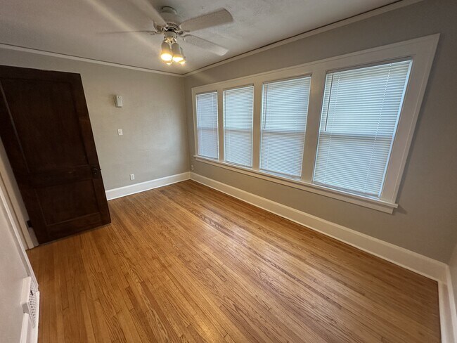 Building Photo - 2108 Oxford St