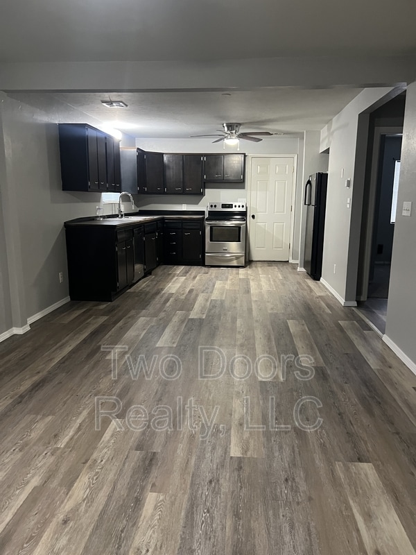 Building Photo - 504 Georgia St