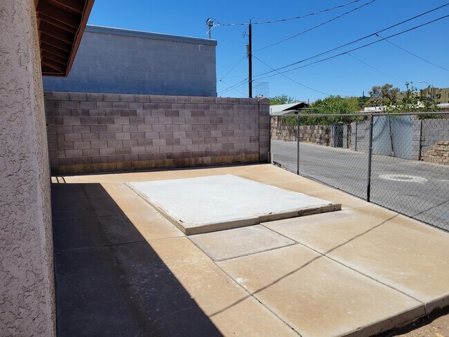 Building Photo - 62 E Atlantic Ave