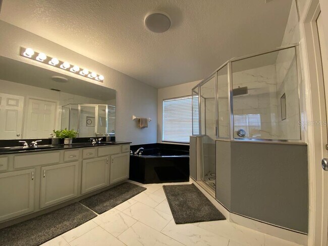 Building Photo - 332 Gleneagles Dr