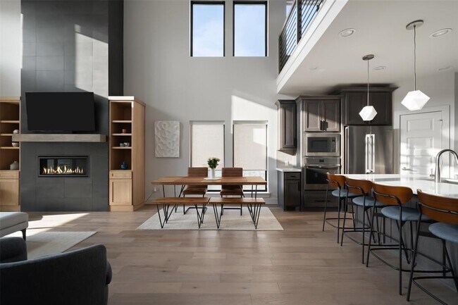 Building Photo - 6517 Empresa Dr