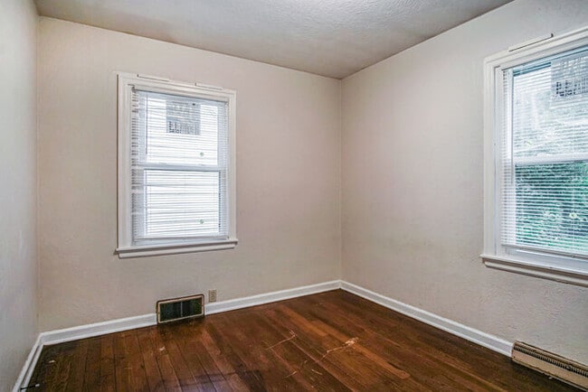 Building Photo - Inviting 3 Bedroom Home with Large Basement