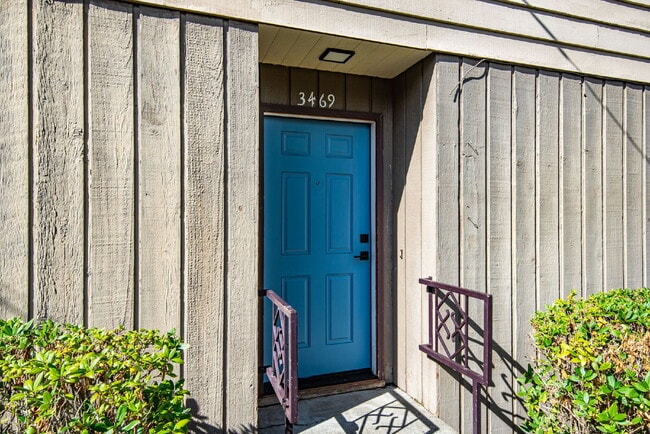Building Photo - 3469 6th Ave NW