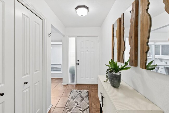 Building Photo - 8346 Summerwood Dr