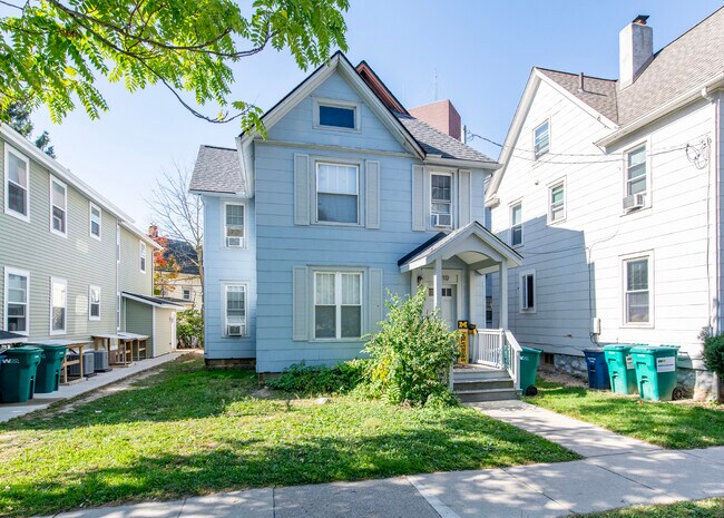 Building Photo - 1210 Washtenaw Ct