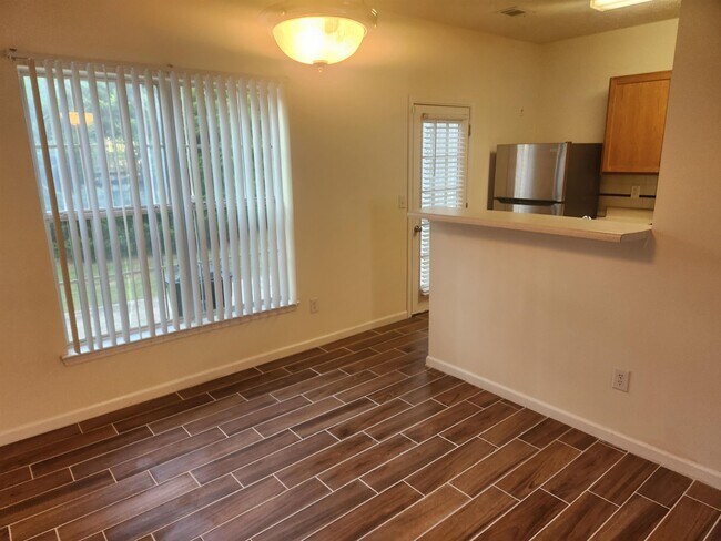 Building Photo - 2547 Walden Lake Dr