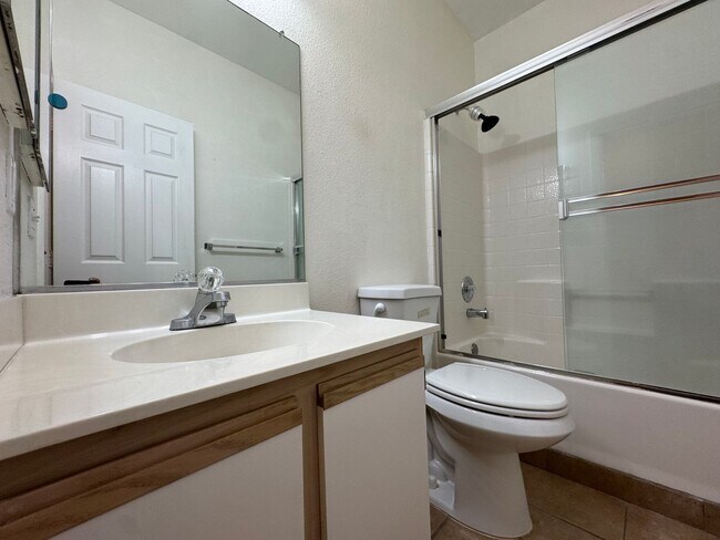 Building Photo - 2834