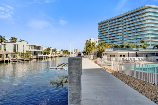 Building Photo - 1391 S Ocean Blvd