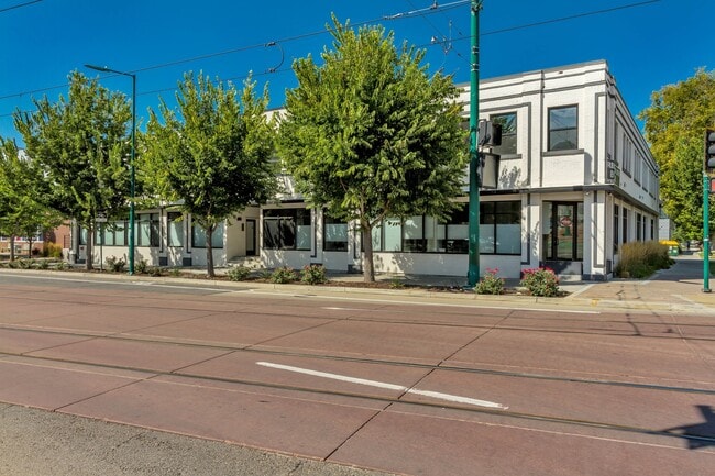 Building Photo - 606 W North Temple St