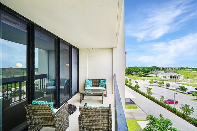 Building Photo - 2400 Presidential Way