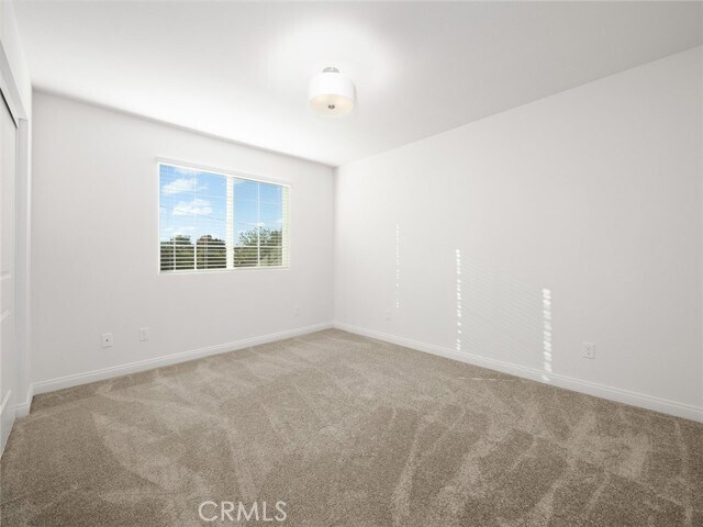 Building Photo - 1325 W Grand Ave