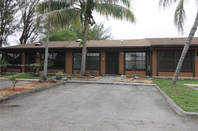 Building Photo - 10351 Juniper Ct