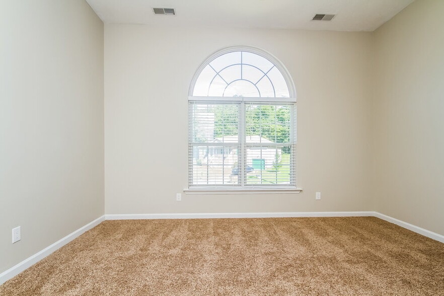 Building Photo - 4480 Winton Dr