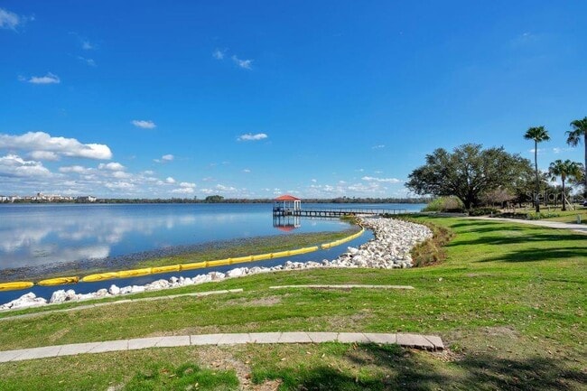 Building Photo - 1550 Lake Baldwin Ln